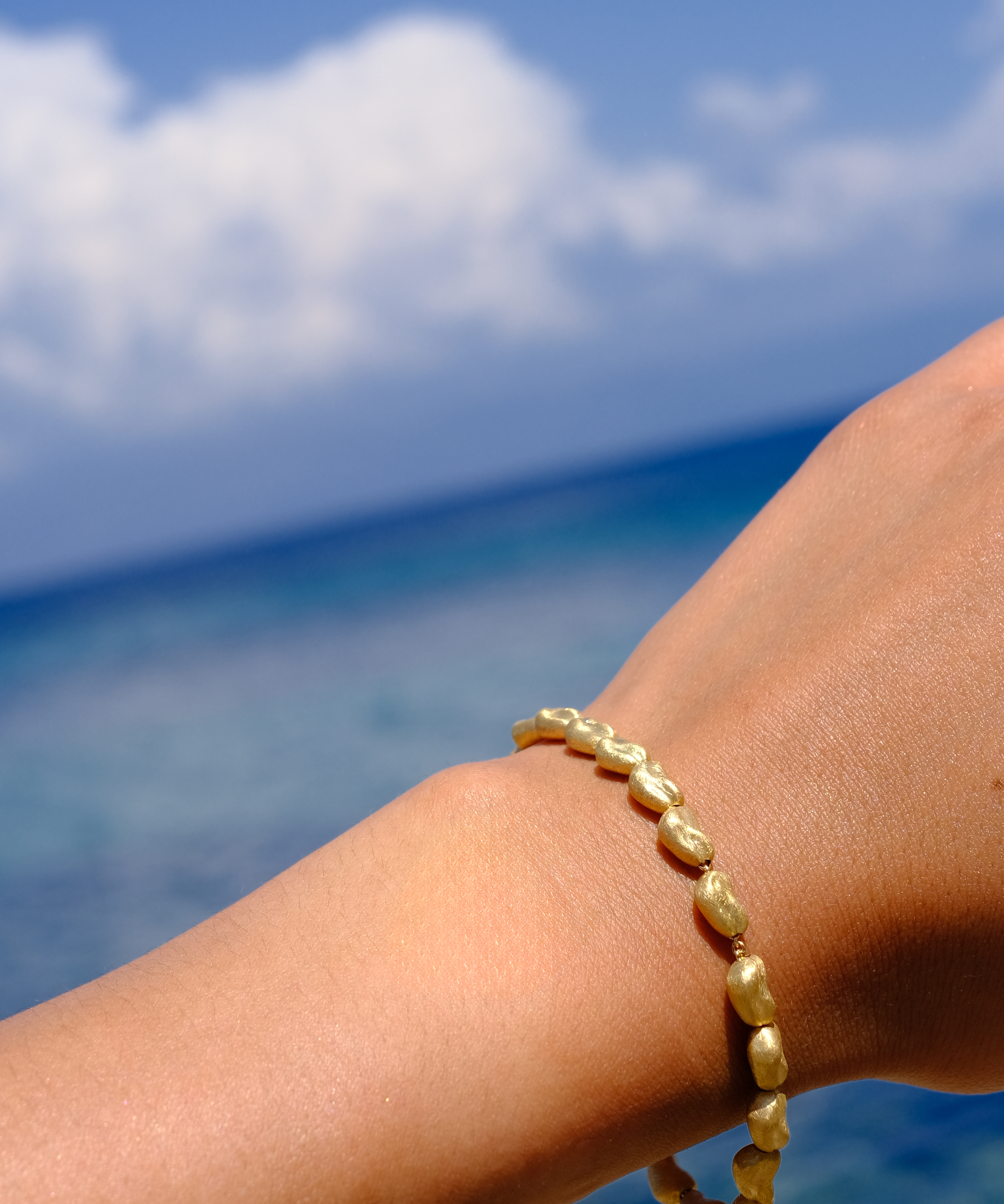 Pulsera dorada plata bañada en oro 24k 