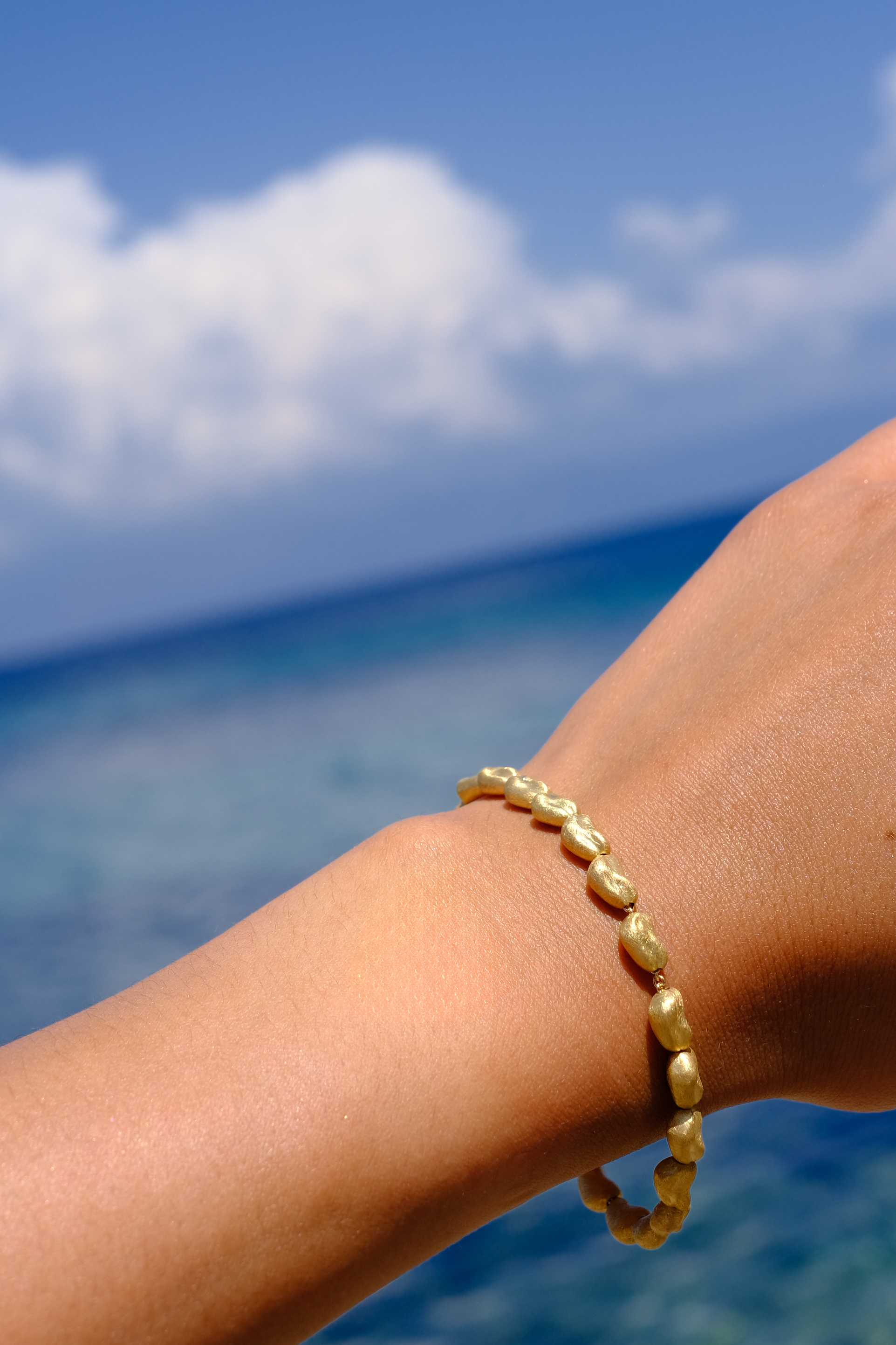 Pulsera dorada plata bañada en oro 24k 