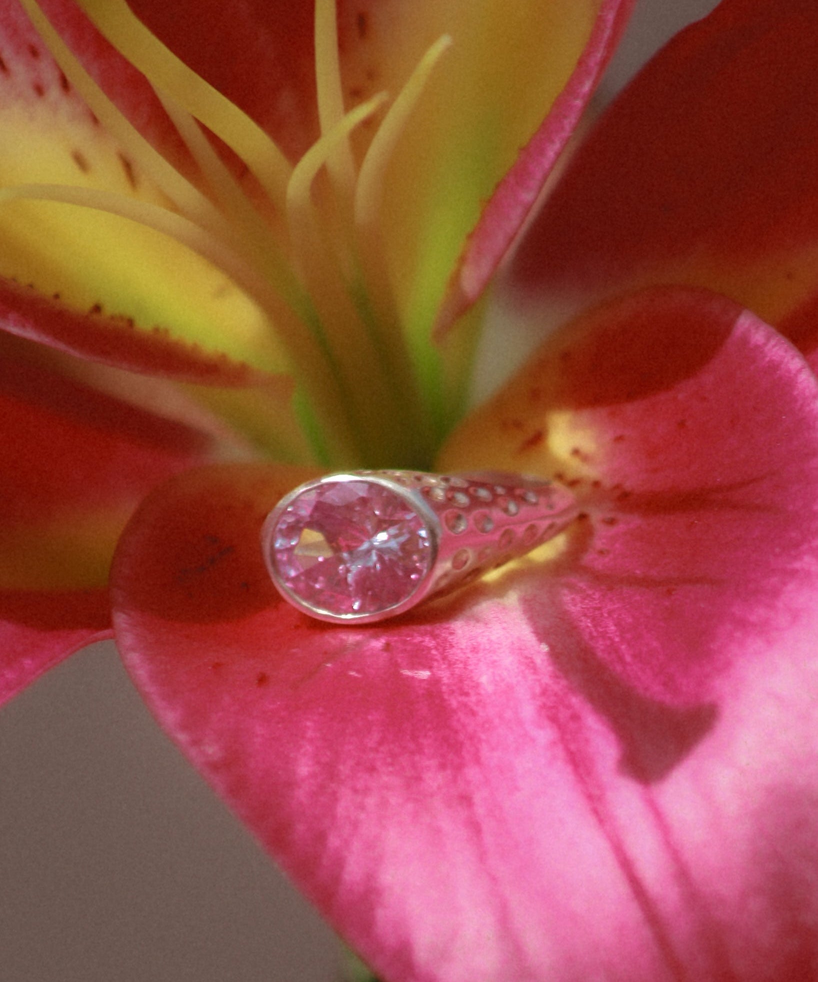Oval Signature Ring - Lavanda